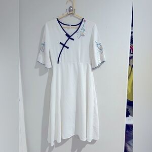 Embroided Chinese Style Tradition Dress Size M